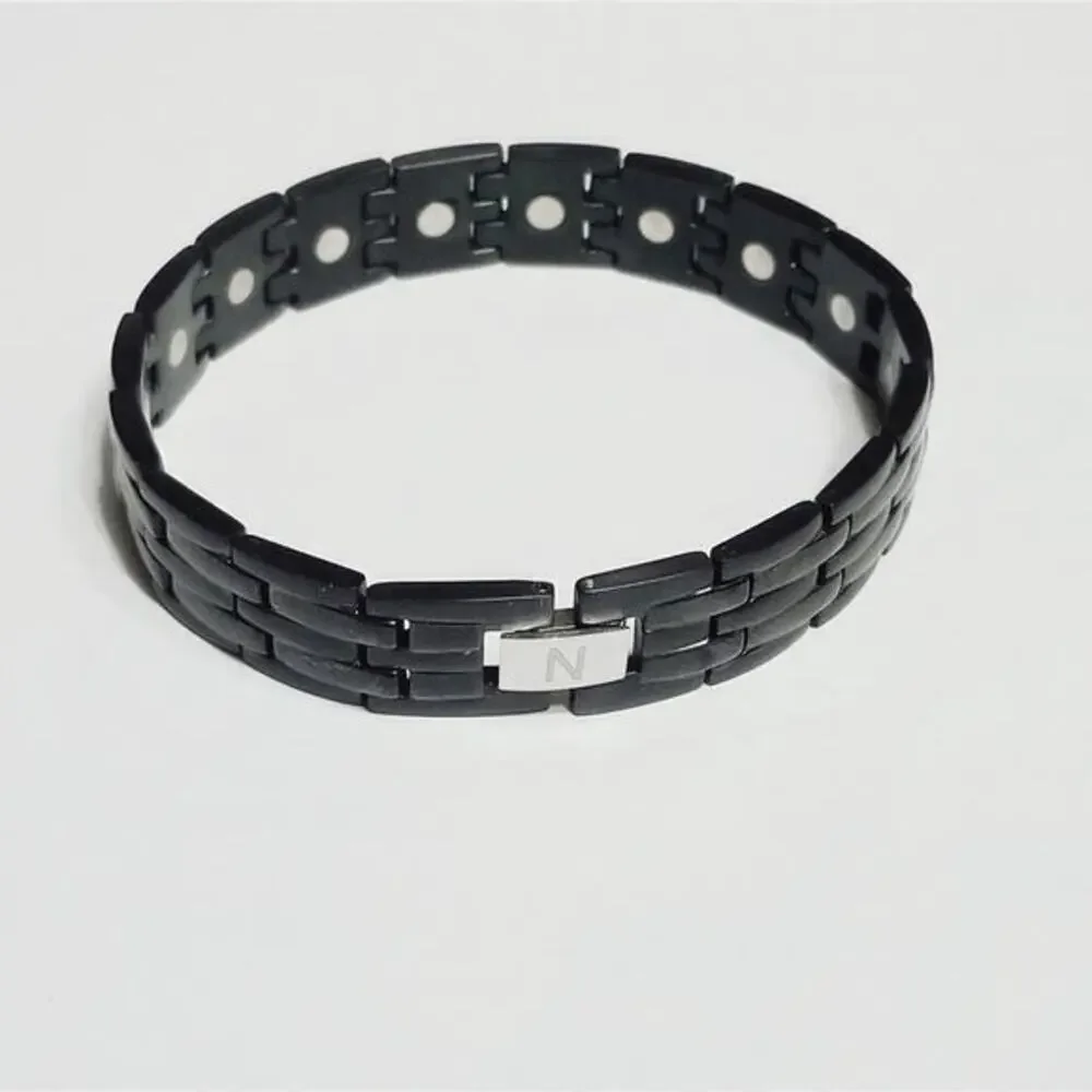 Black stainless‎ steel magnetic bracelet. 8.5 inch